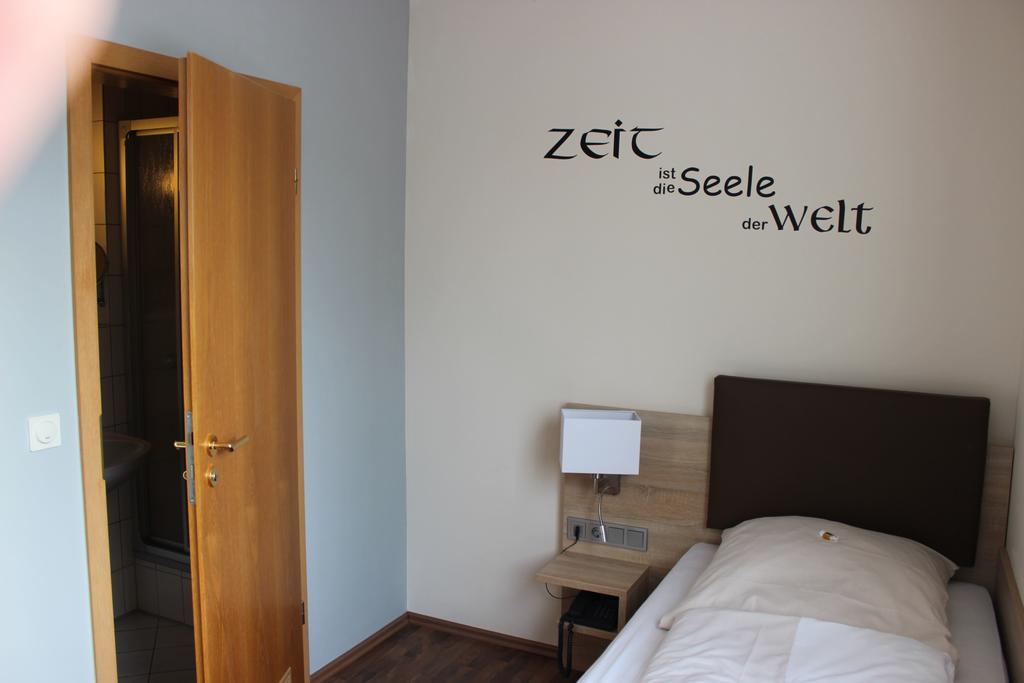Hotel Dreimaedelhaus Espelkamp-Mittwald Екстериор снимка