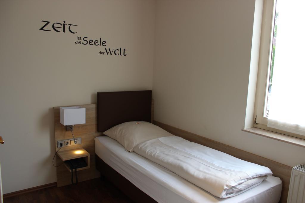 Hotel Dreimaedelhaus Espelkamp-Mittwald Екстериор снимка