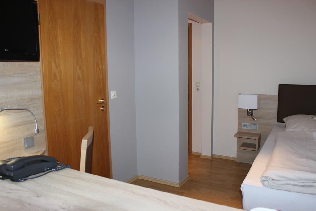 Hotel Dreimaedelhaus Espelkamp-Mittwald Екстериор снимка