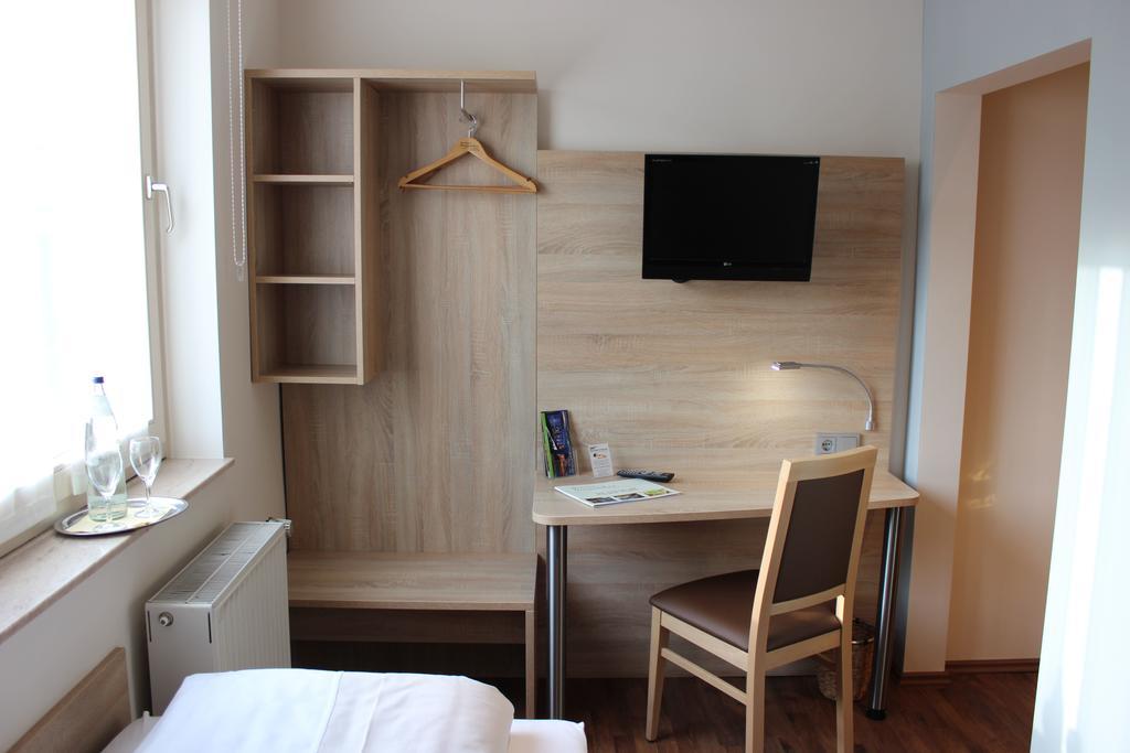 Hotel Dreimaedelhaus Espelkamp-Mittwald Екстериор снимка