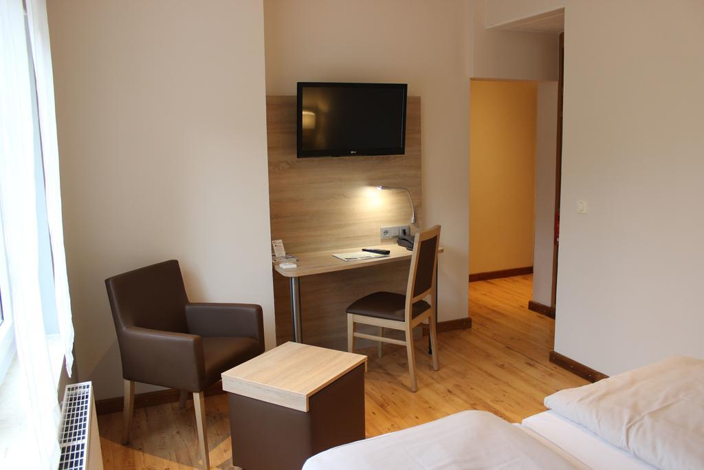 Hotel Dreimaedelhaus Espelkamp-Mittwald Екстериор снимка